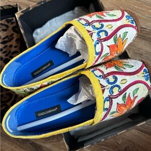 Used in excellent condition - Dolce & Gabbana Majolica print  canvas Espadrilles